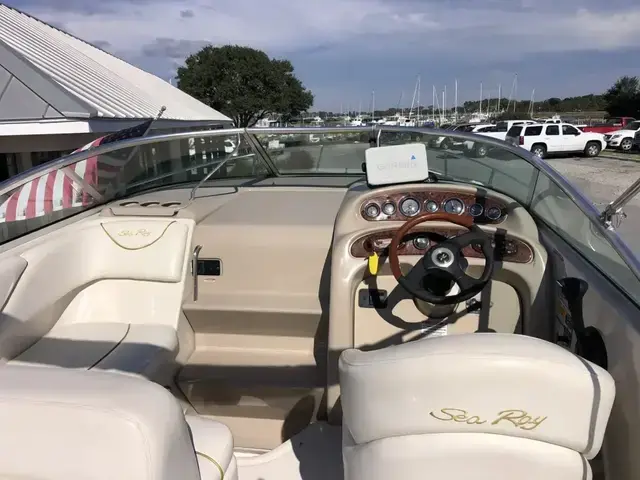 Sea Ray 240 Sundancer