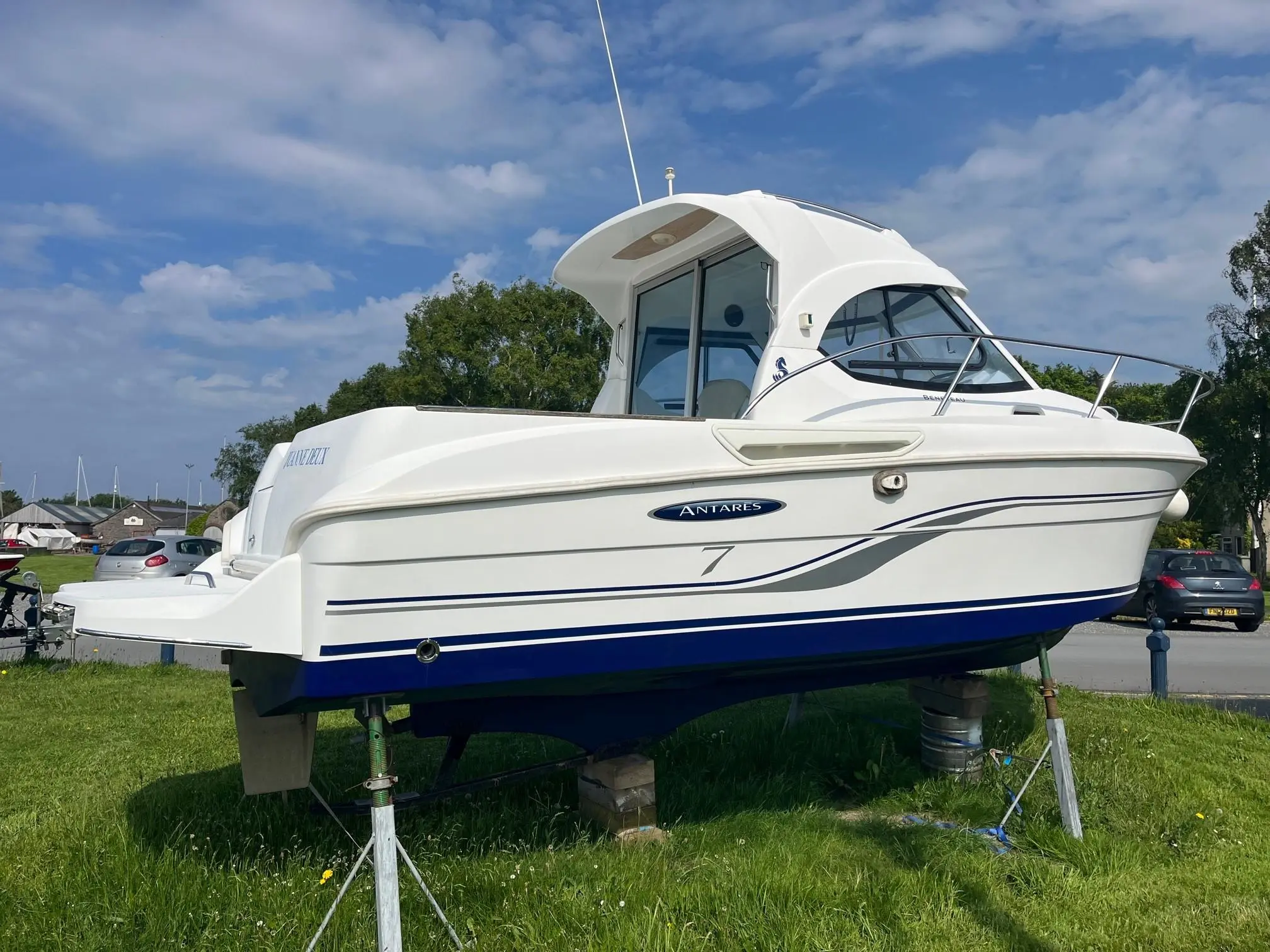 2009 Beneteau antares 7