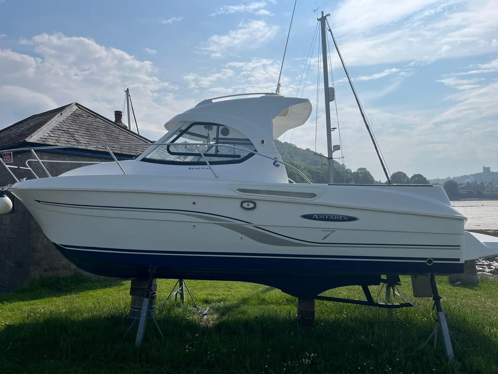 2009 Beneteau antares 7