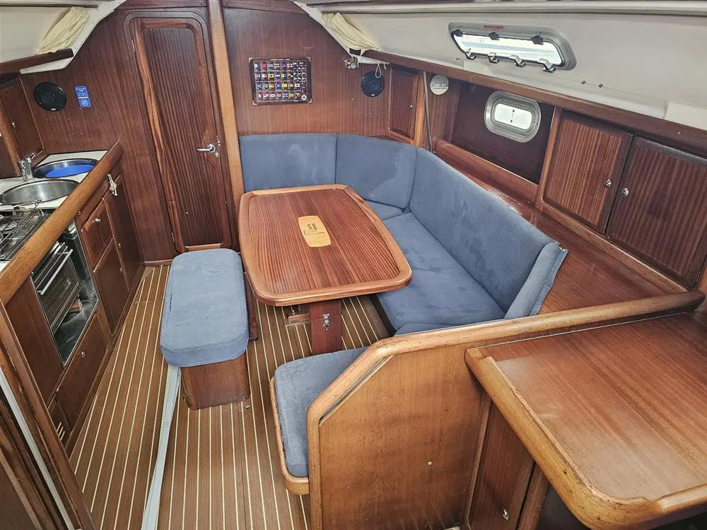 1997 Bavaria 35 cruiser