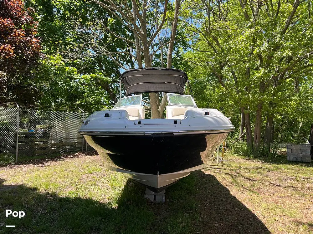 2005 Sea Ray 240 sundeck