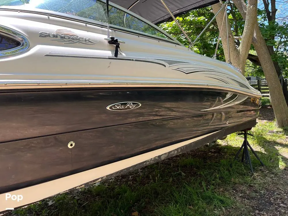 2005 Sea Ray 240 sundeck