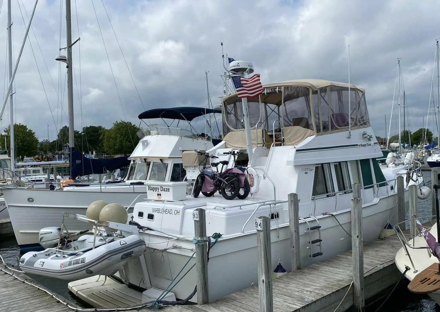 2000 Mainship 430 trawler