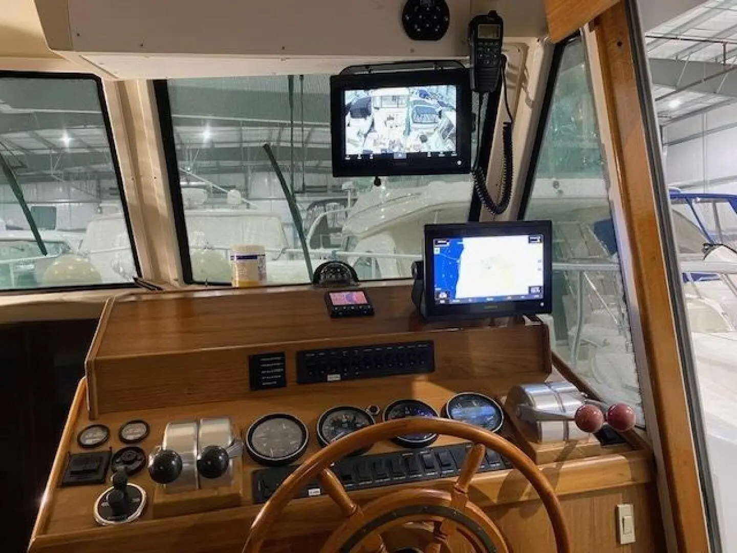 2000 Mainship 430 trawler