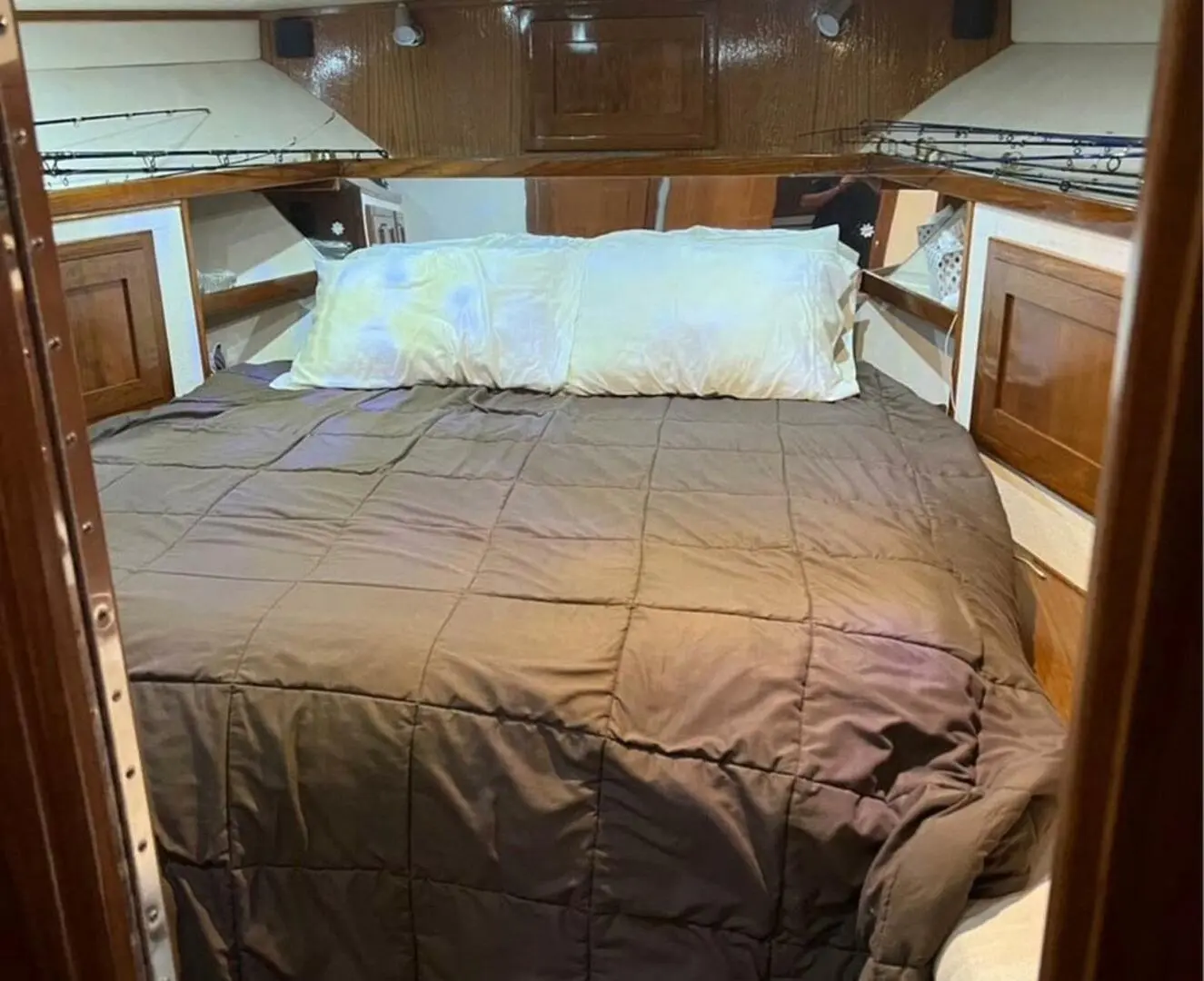 2001 Albemarle 410 express fisherman