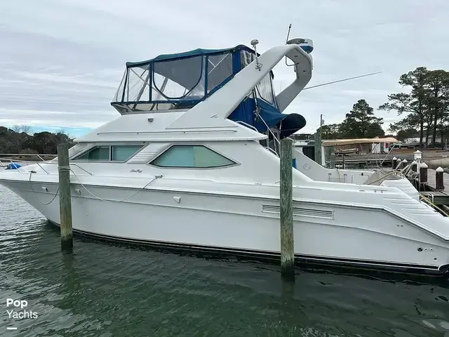 Sea Ray 440 Express Bridge