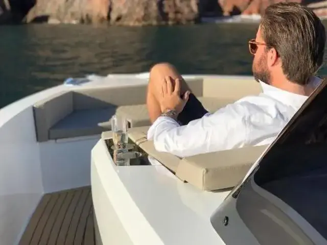 De Antonio Yachts D42