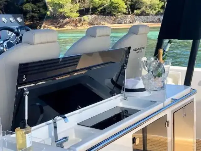 De Antonio Yachts D42