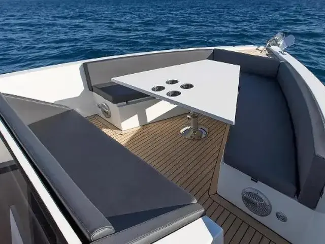 De Antonio Yachts D34 Open