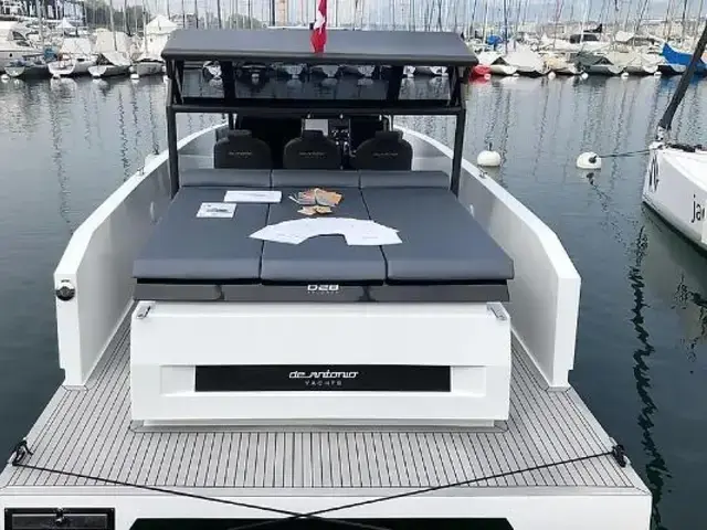 De Antonio Yachts D28 Xplorer