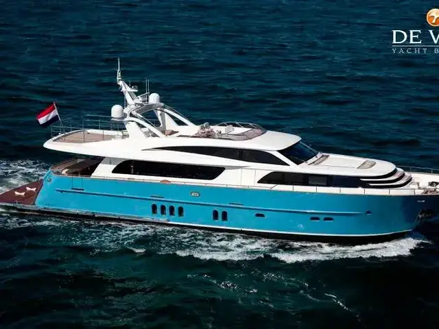 Van Der Valk Raised Pilothouse