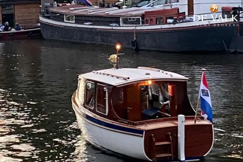 1962 Custom 23ft cabin cruiser