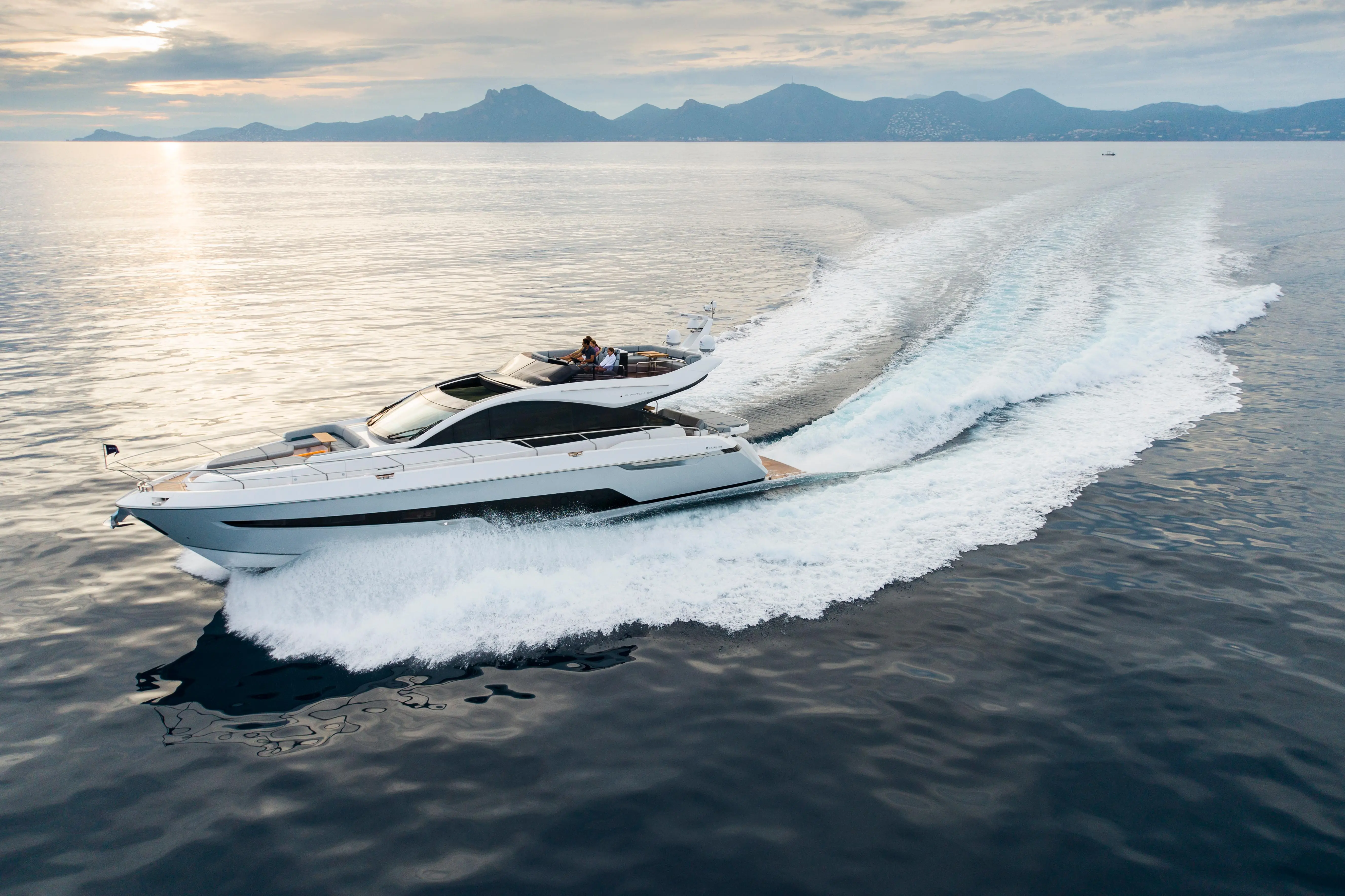 2024 Fairline phantom 65