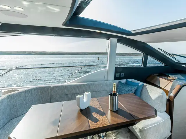 Fairline Phantom 65