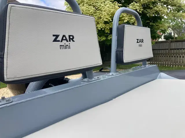 Zar Mini Boats LUX 14 4.2m + Suzuki DF60 + Extreme Trailer