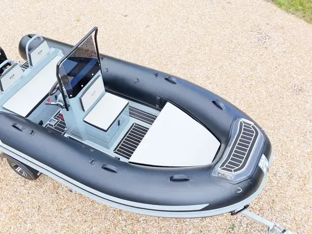 Zar Mini Boats LUX 14 4.2m + Suzuki DF60 + Extreme Trailer