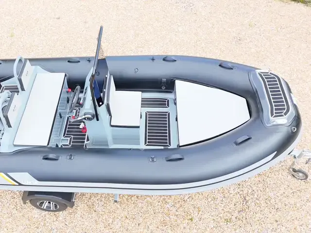 Zar Mini Boats LUX 14 4.2m + Suzuki DF60 + Extreme Trailer