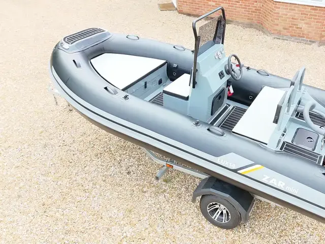 Zar Mini Boats LUX 14 4.2m + Suzuki DF60 + Extreme Trailer