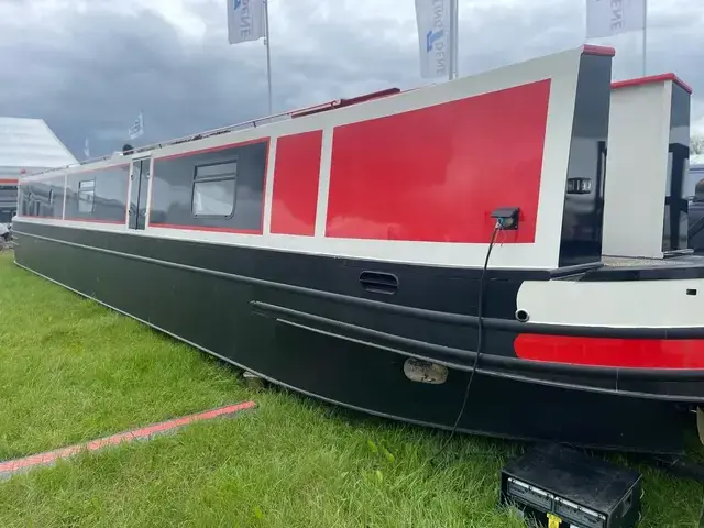 H D Narrowboats 57ft Semi Trad Narrowboat