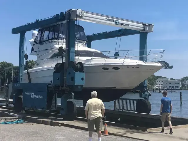 Sea Ray 390 Sedan Bridge