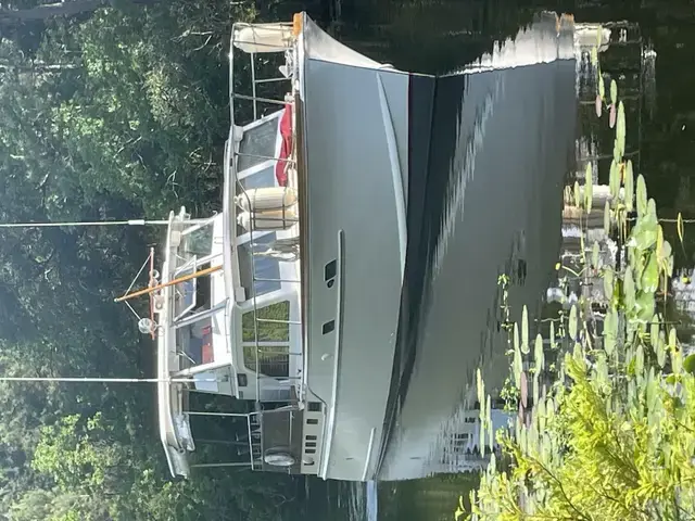 Matthews 42 Double Cabin