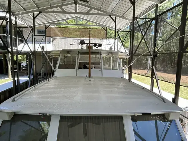 Matthews 42 Double Cabin