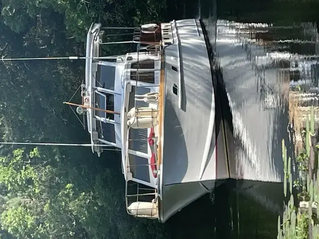 Matthews 42 Double Cabin