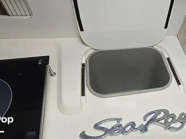 Sea Ray 330 Sundancer