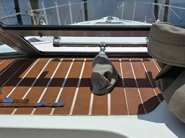 Sea Ray 330 Sundancer