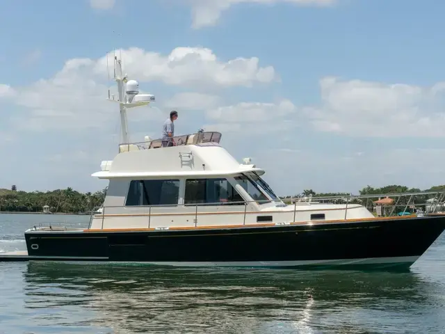 Lyman Hunt Express Cruiser Flybridge