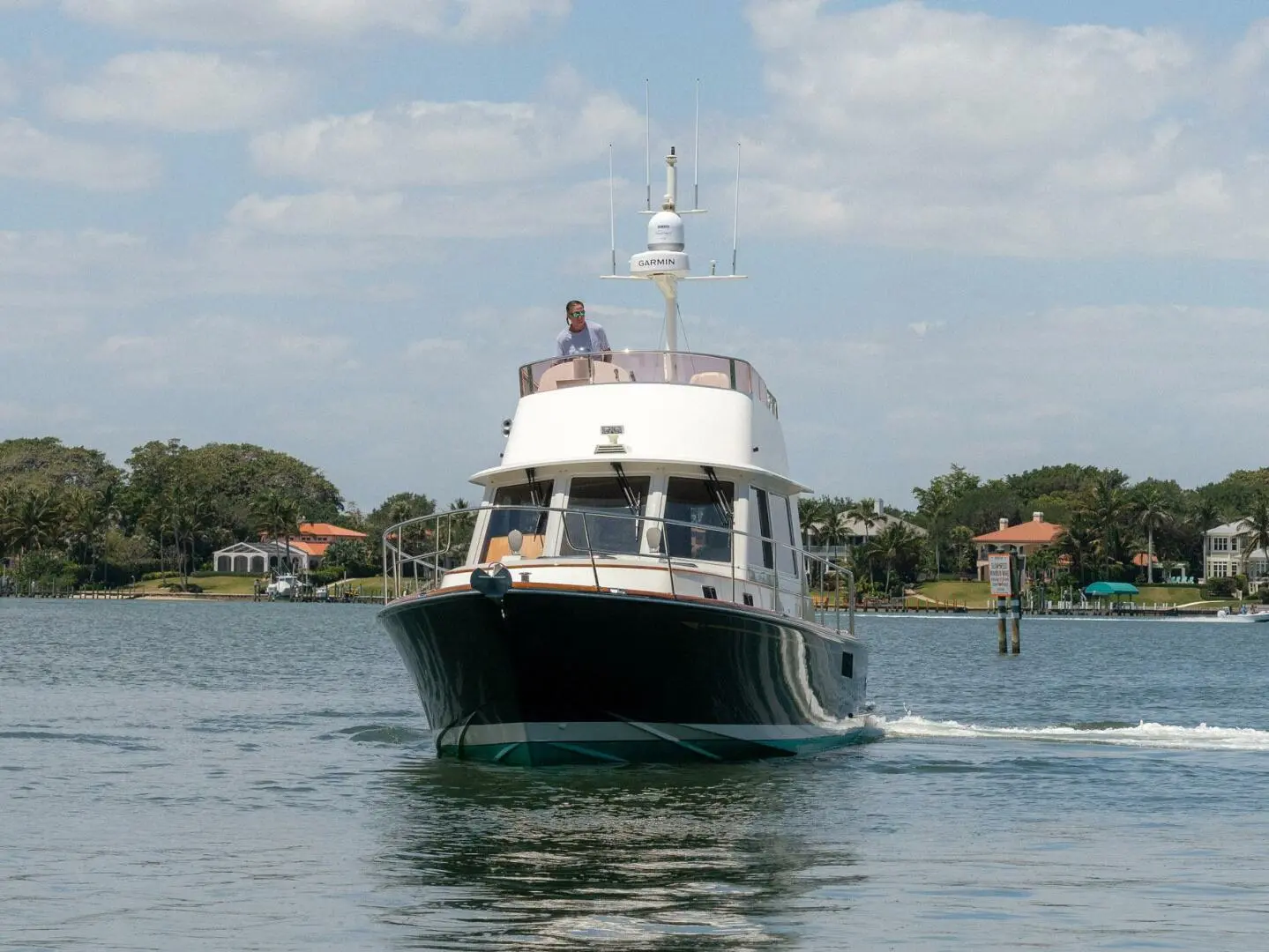 2013 Lyman hunt express cruiser flybridge