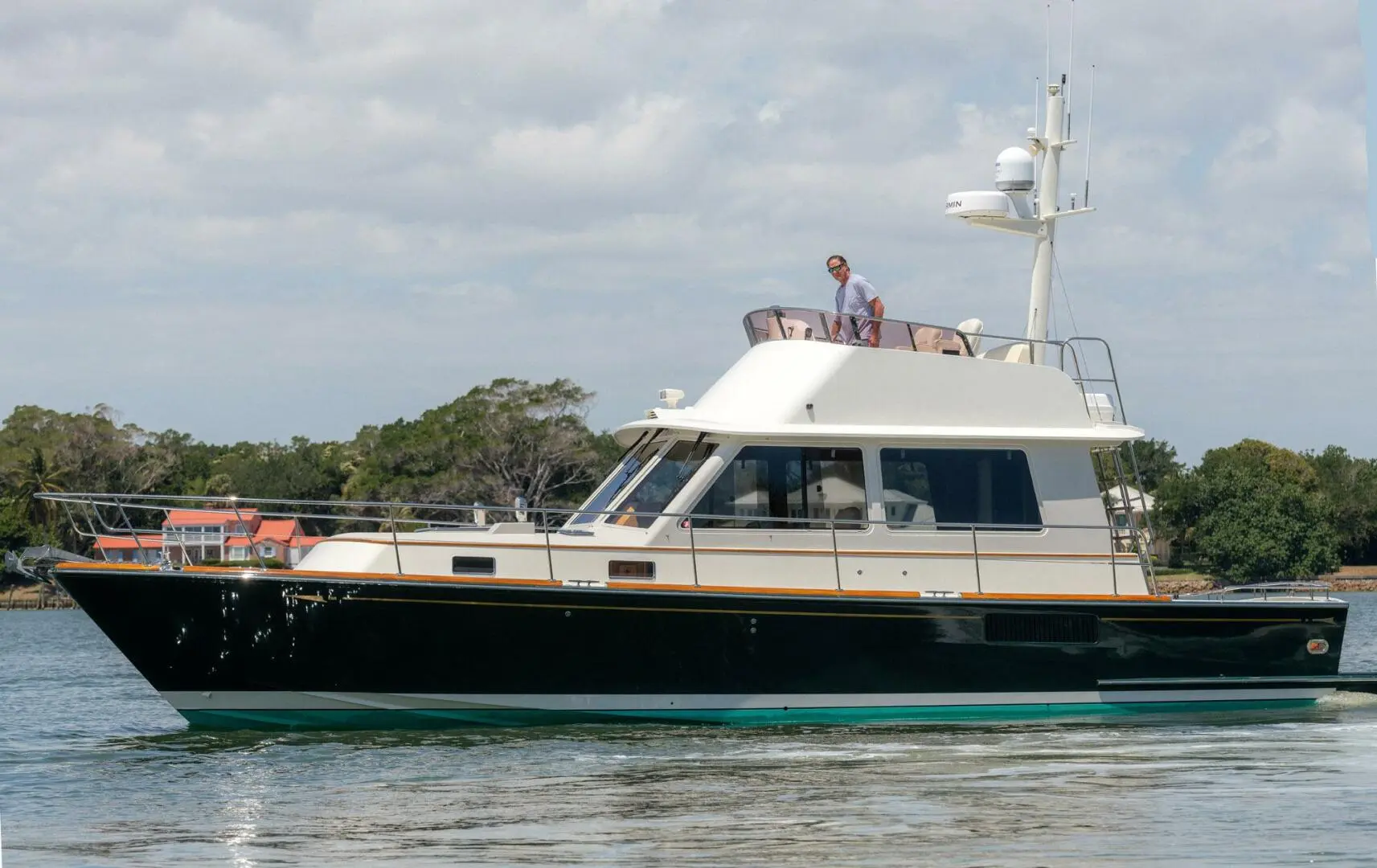 2013 Lyman hunt express cruiser flybridge