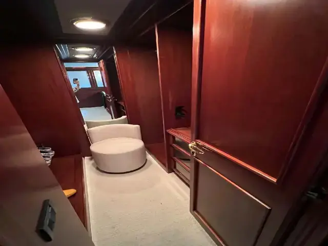 Custom Line Navetta 27