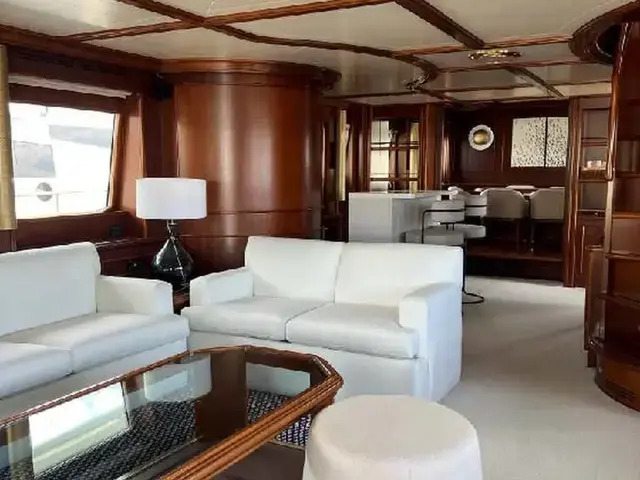 Custom Line Navetta 27