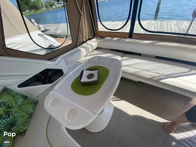 Sea Ray 400 Express Cruiser