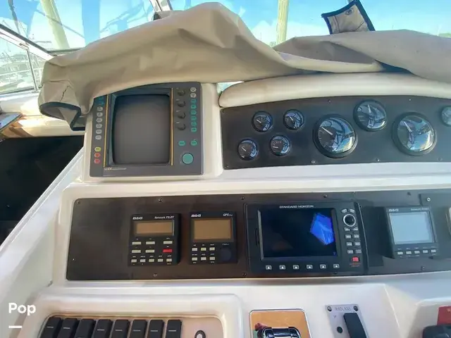 Sea Ray 400 Express Cruiser