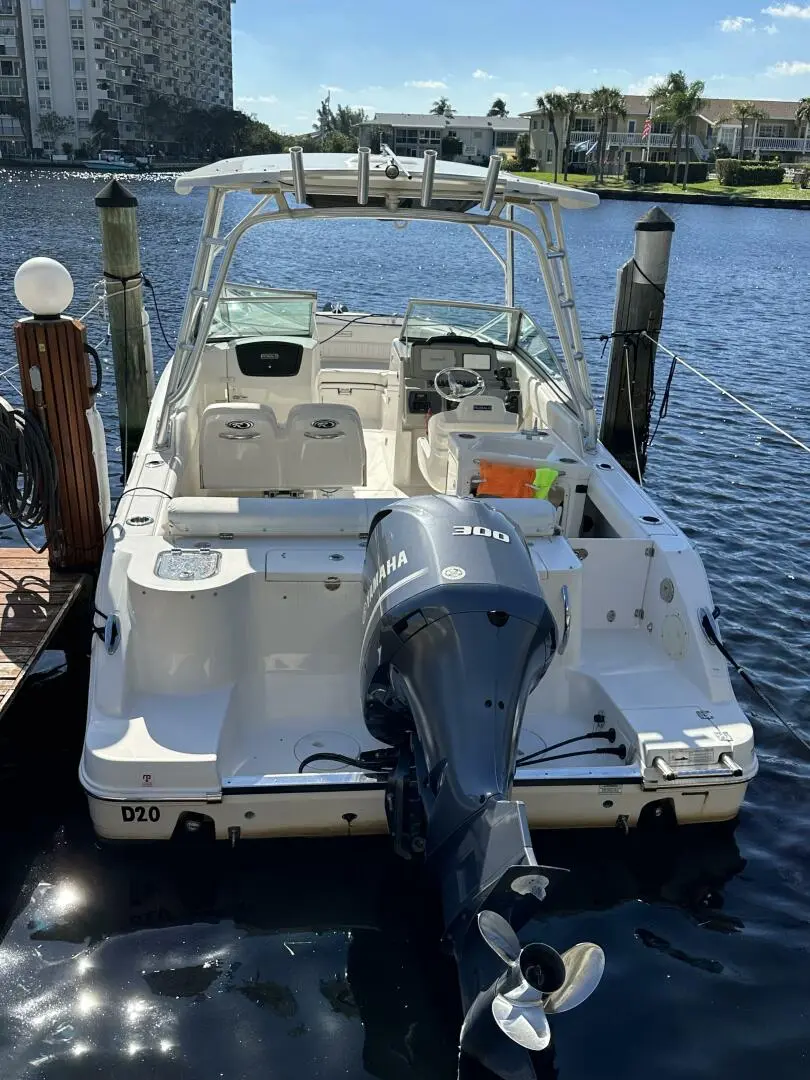 2015 Robalo r247 dc