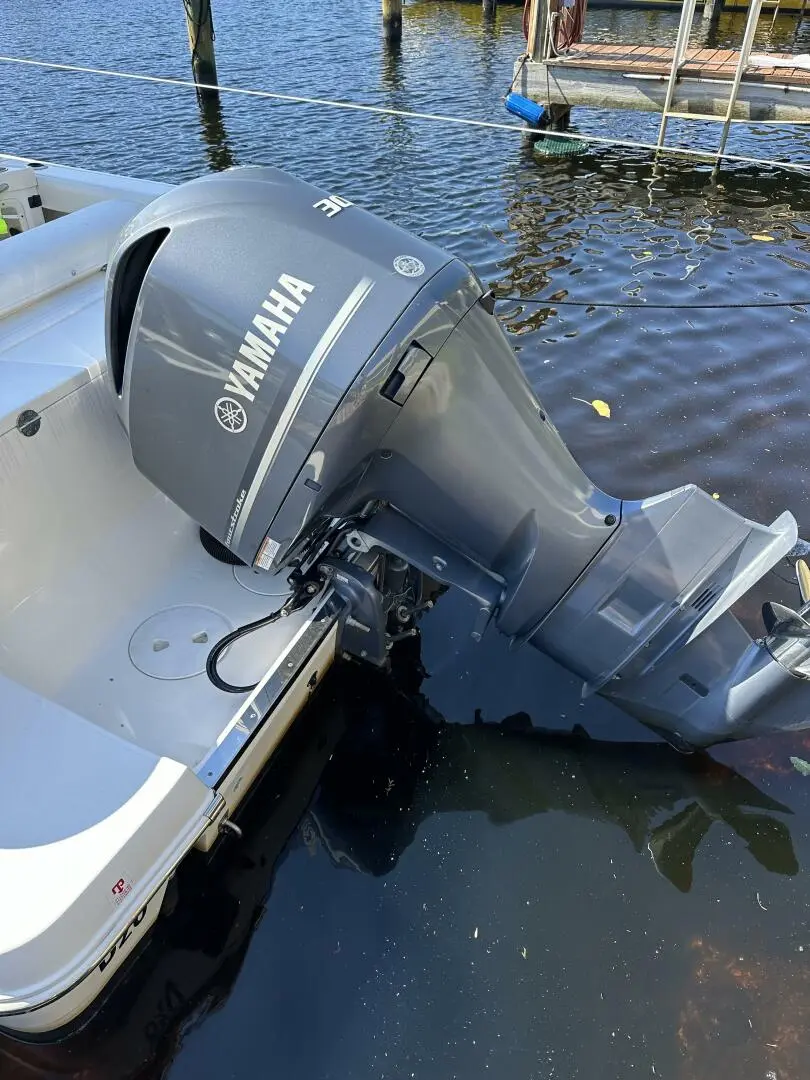 2015 Robalo r247 dc