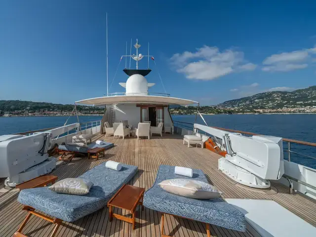 Feadship 126