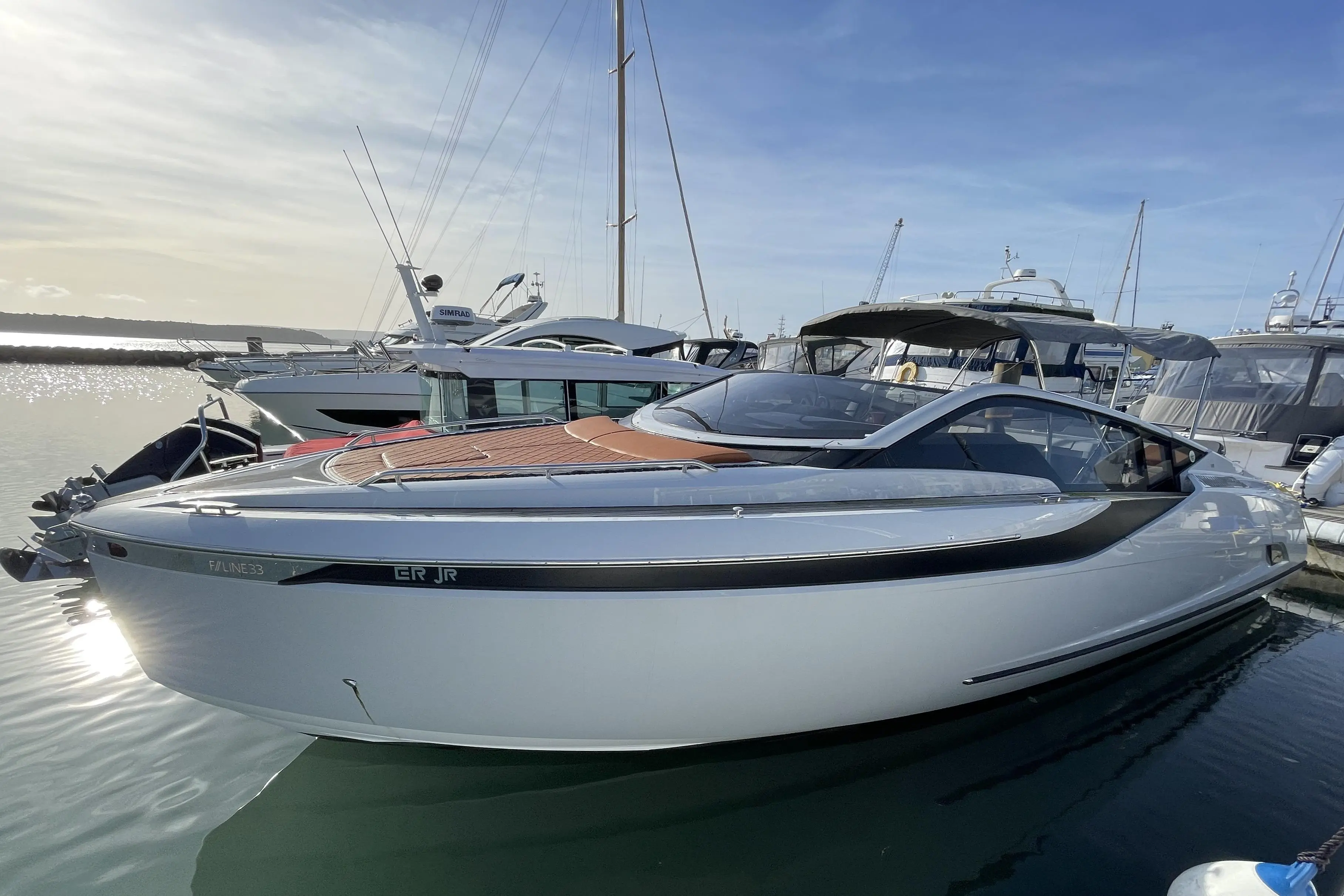 2021 Fairline f line 33