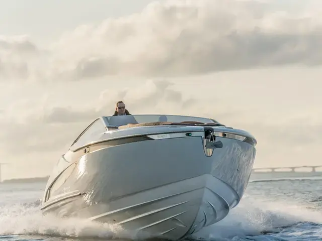 Fairline F Line 33