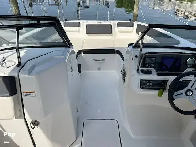 Bayliner Dx2200