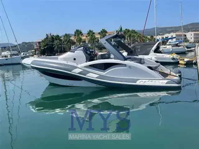 Python yacht C 33