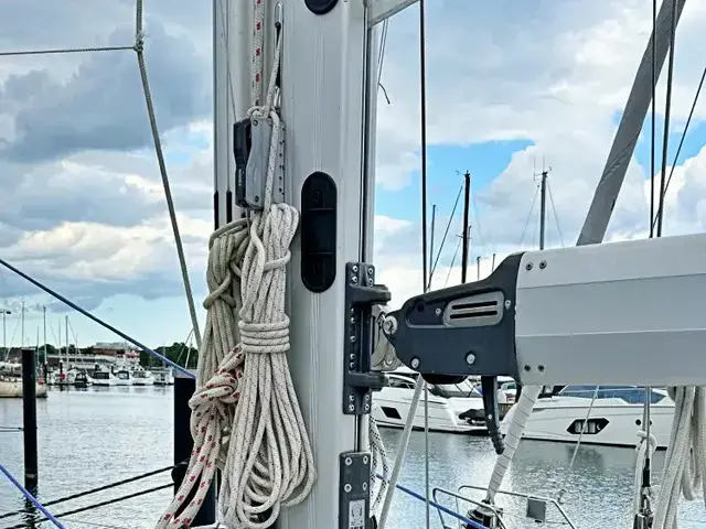 Hallberg Rassy 42