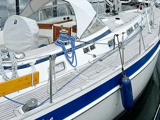 Hallberg Rassy 42