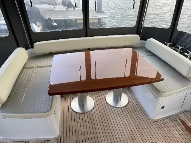 Azimut Magellano 53