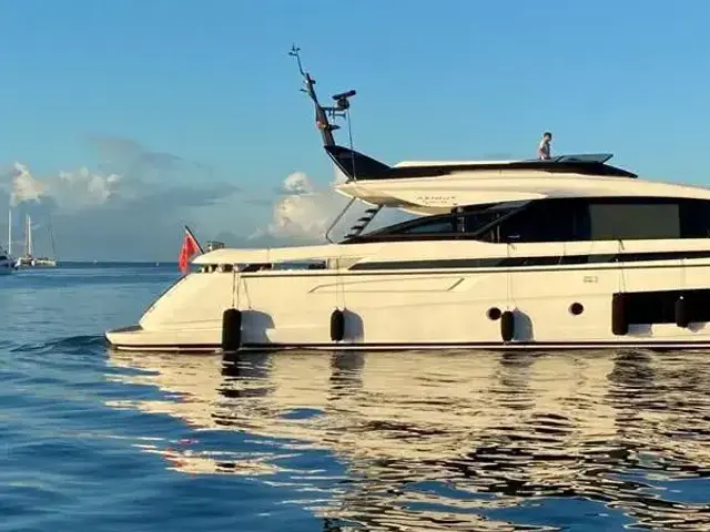 Azimut S10