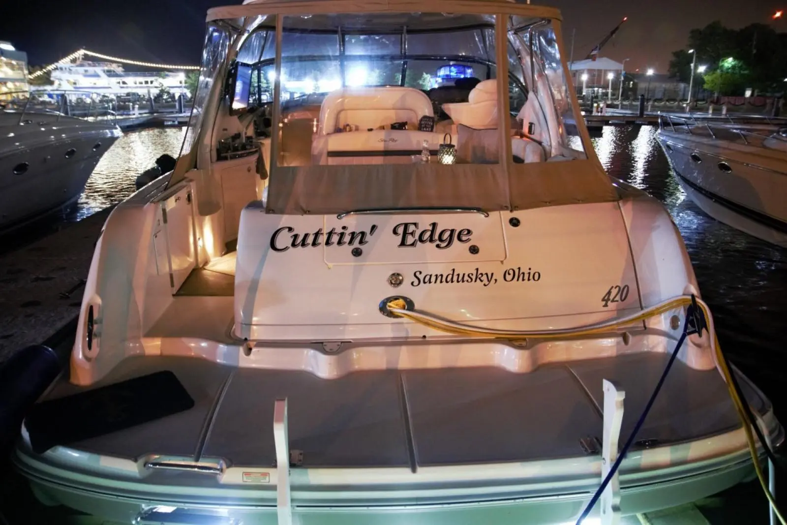 2005 Sea Ray sundancer 420