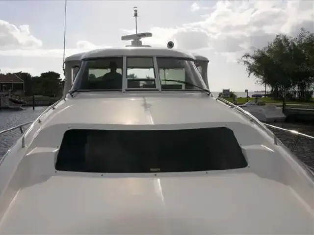 Sea Ray 40 Motor Yacht