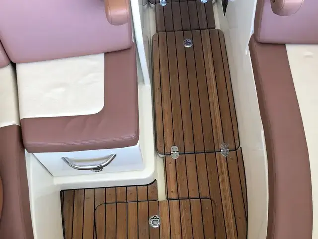 Chris-Craft Calypso 30